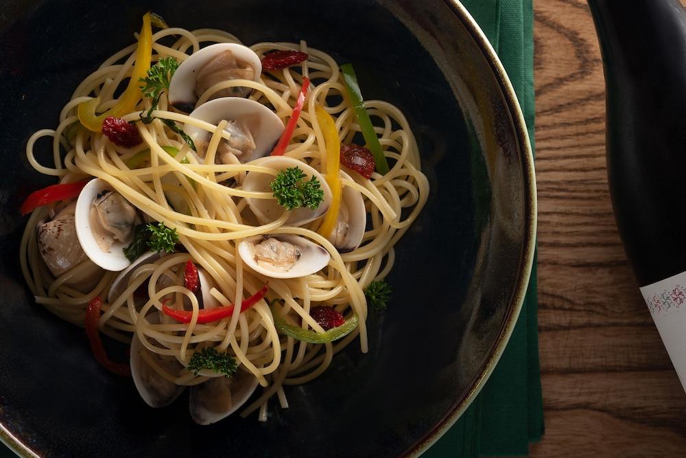 Avani Sukhumvit Bangkok Hotel Zewnętrze zdjęcie Spaghetti vongole